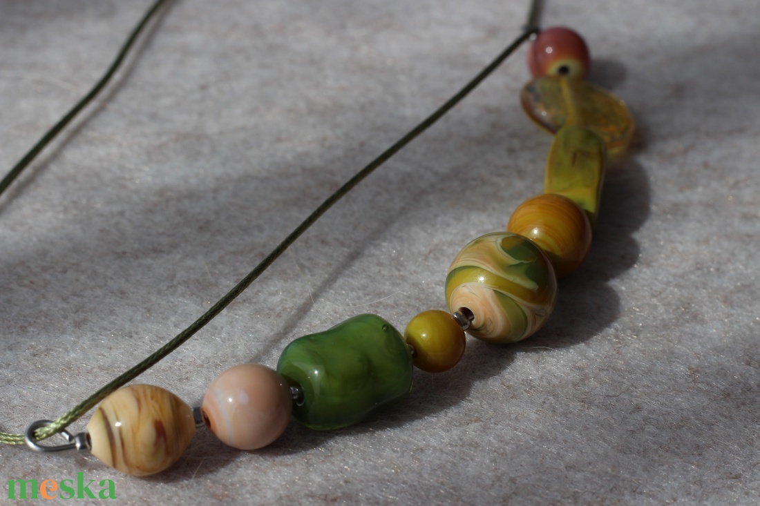 Nyaklánc egyedi üveggyöngyökkel - ékszer - nyaklánc - gyöngyös nyaklánc - Meska.hu Nyaklánc egyedi üveggyöngyökkel - ékszer - nyaklánc - gyöngyös nyaklánc - Meska.hu