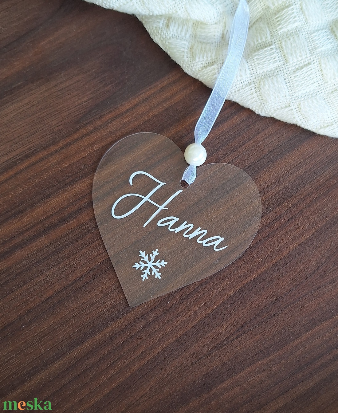 Karácsonyfadísz, egyedi, névre szóló felirattal - akril szív - karácsony - karácsonyi lakásdekoráció - karácsonyfadíszek - Meska.hu