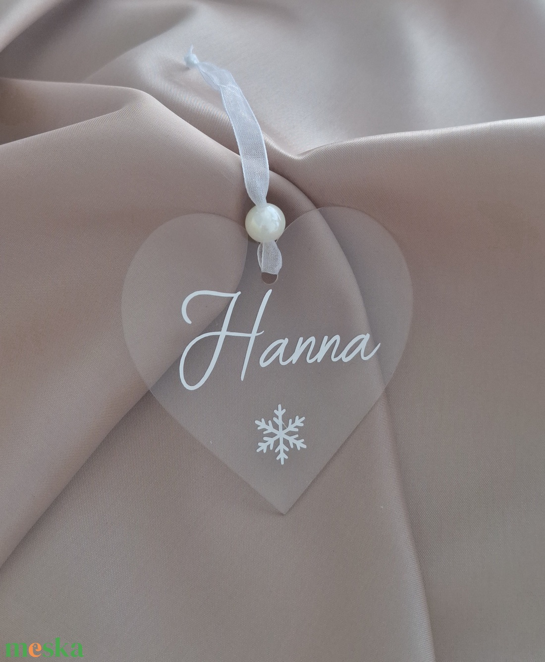 Karácsonyfadísz, egyedi, névre szóló felirattal - akril szív - karácsony - karácsonyi lakásdekoráció - karácsonyfadíszek - Meska.hu