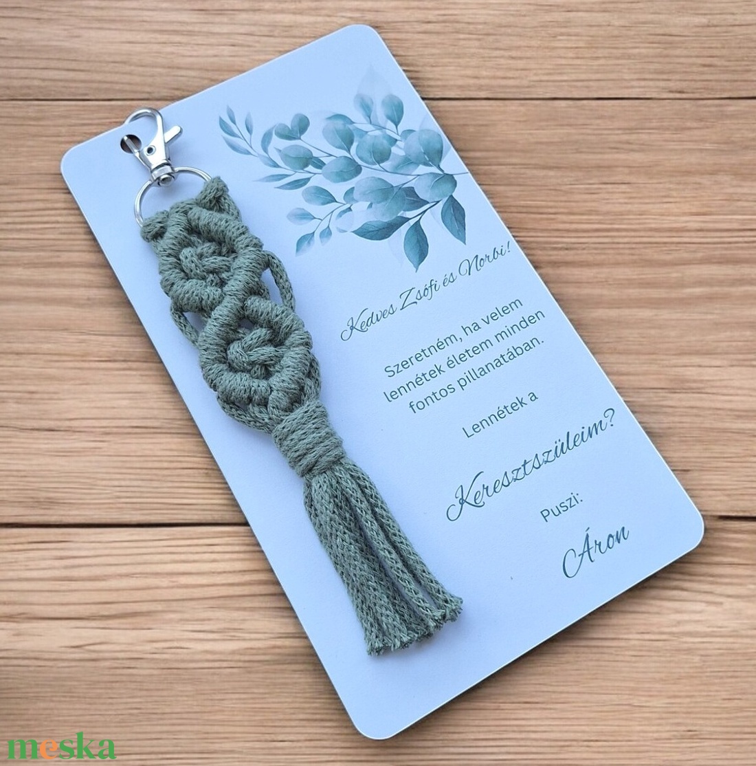Keresztszülő felkérő ajándék, makramé kulcstartó - zsálya - játék & sport - keresztelőajándékok - Meska.hu