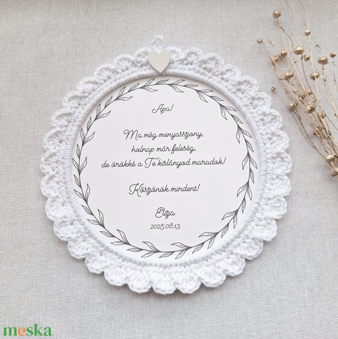 Szülőköszöntő horgolt kép - fehér, fa szívvel - esküvő - emlék & ajándék - szülőköszöntő ajándék - Meska.hu