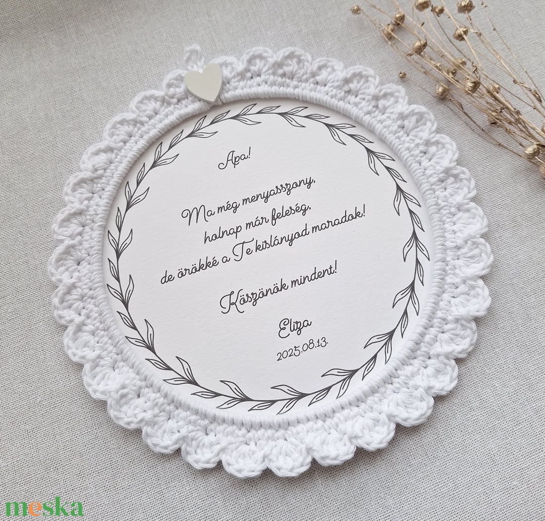 Szülőköszöntő horgolt kép - fehér, fa szívvel - esküvő - emlék & ajándék - szülőköszöntő ajándék - Meska.hu