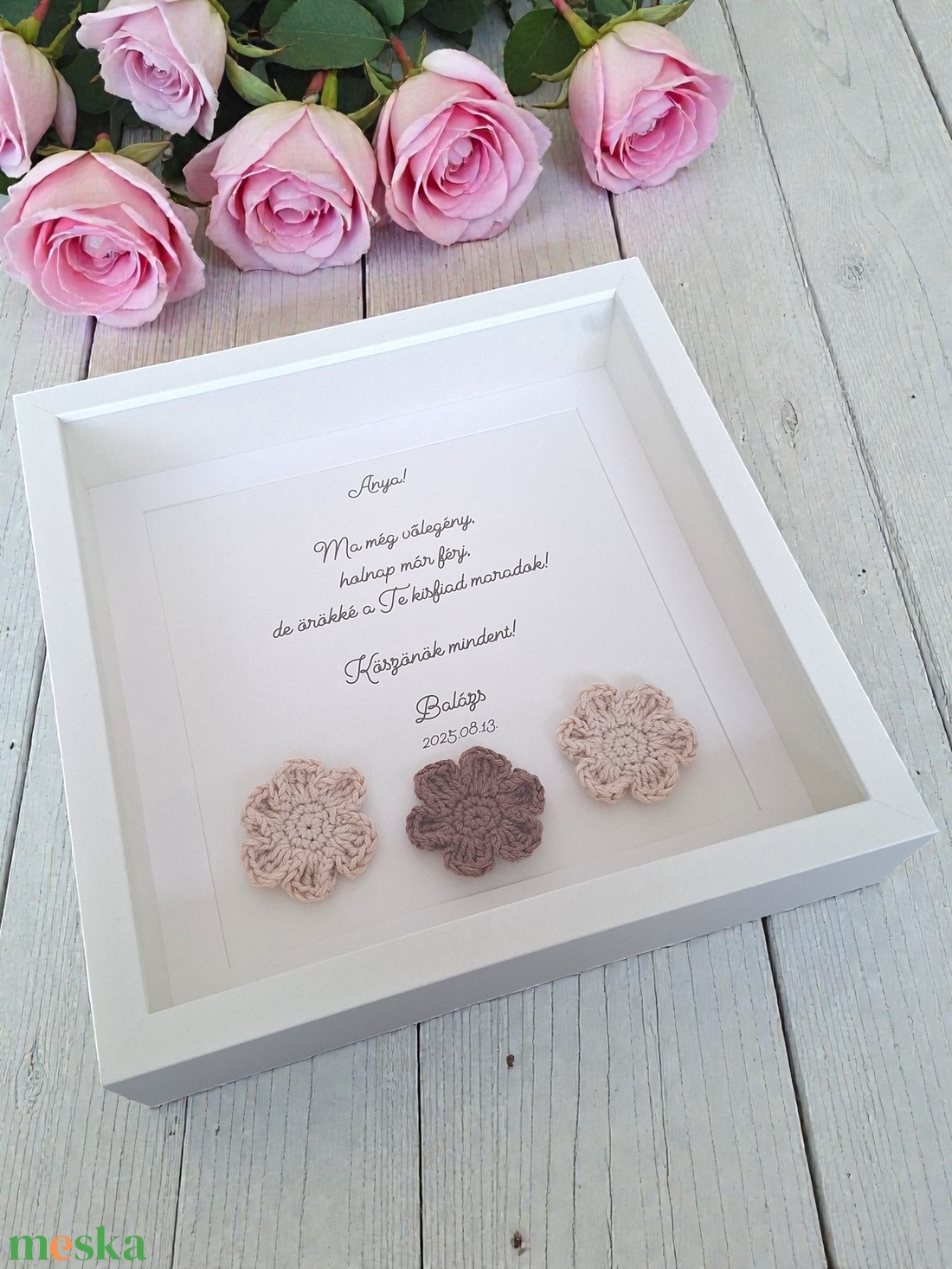 Szülőköszöntő ajándék képkeret - horgolt virágokkal - esküvő - emlék & ajándék - szülőköszöntő ajándék - Meska.hu