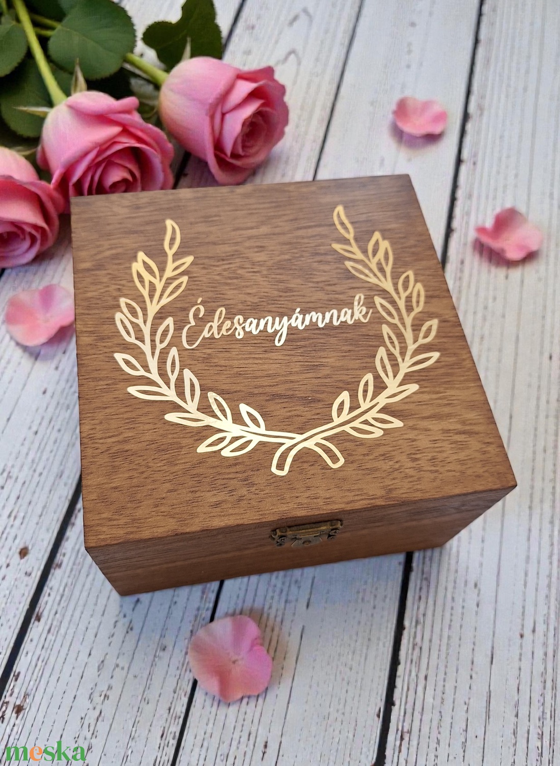 Szülőköszöntő ajándék ládikó - selyem virágokkal - esküvő - emlék & ajándék - szülőköszöntő ajándék - Meska.hu