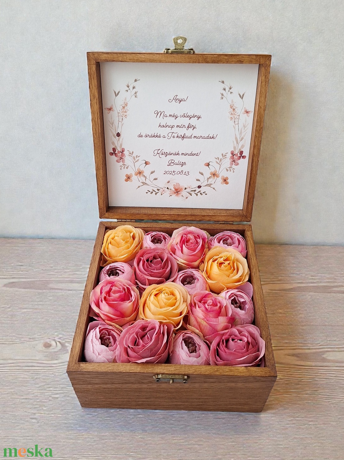 Szülőköszöntő ajándék ládikó - selyem virágokkal - esküvő - emlék & ajándék - szülőköszöntő ajándék - Meska.hu