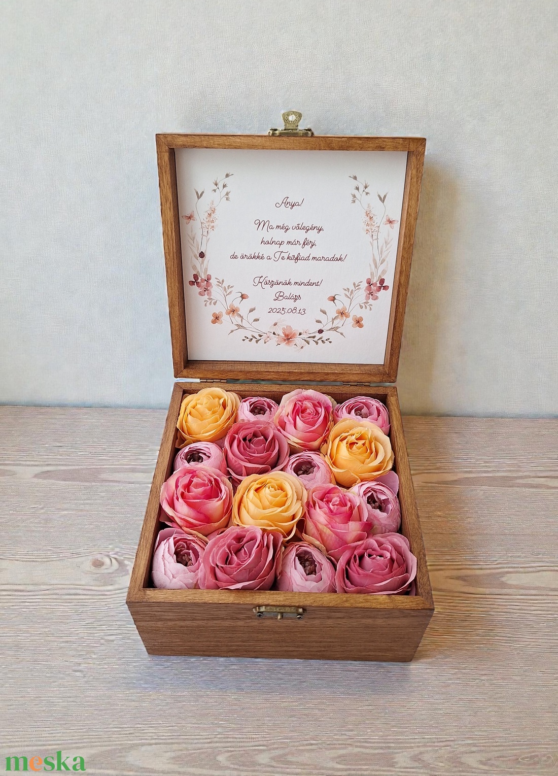 Szülőköszöntő ajándék ládikó - selyem virágokkal - esküvő - emlék & ajándék - szülőköszöntő ajándék - Meska.hu