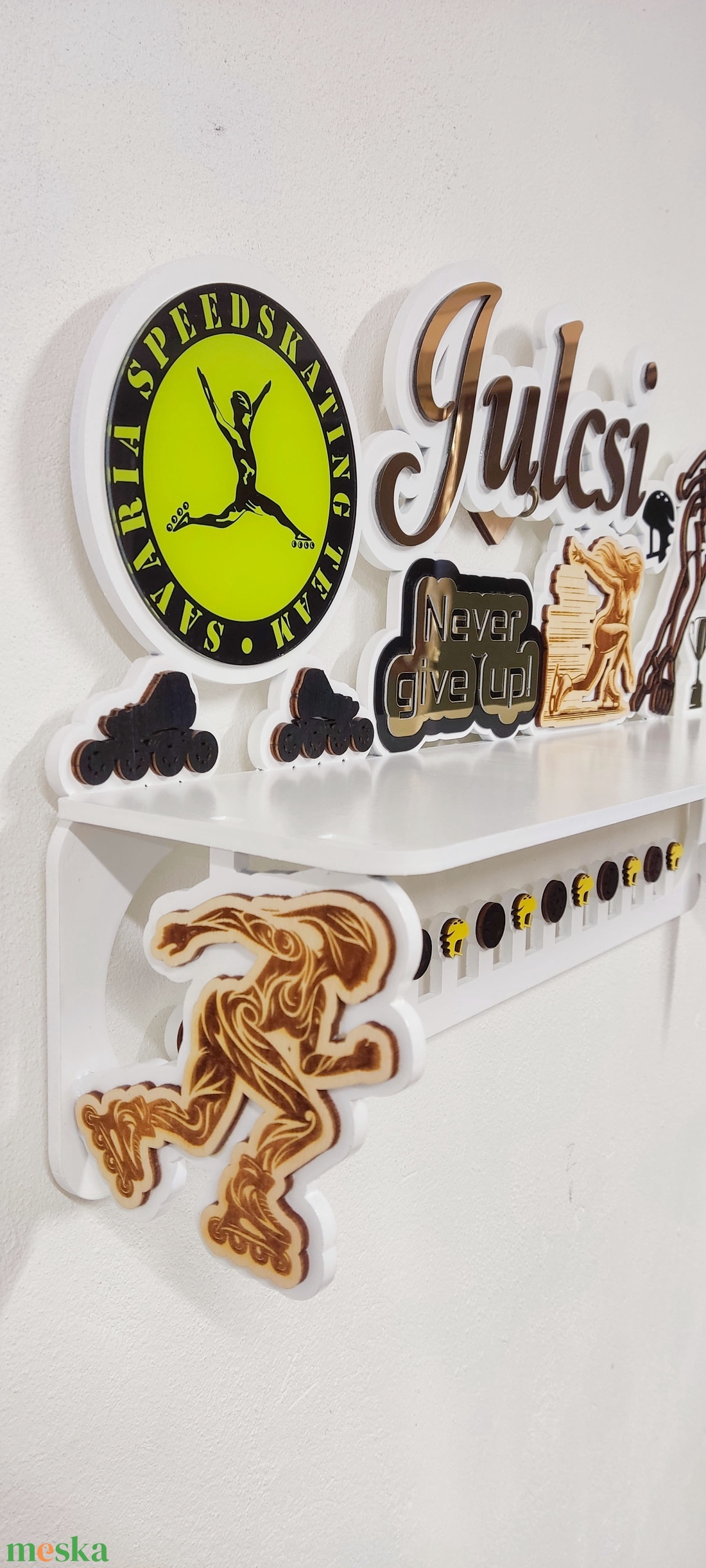  Egyedi névre szóló lányos éremtartó polc  - otthon & életmód - dekoráció - fali és függő dekoráció - éremtartó - Meska.hu