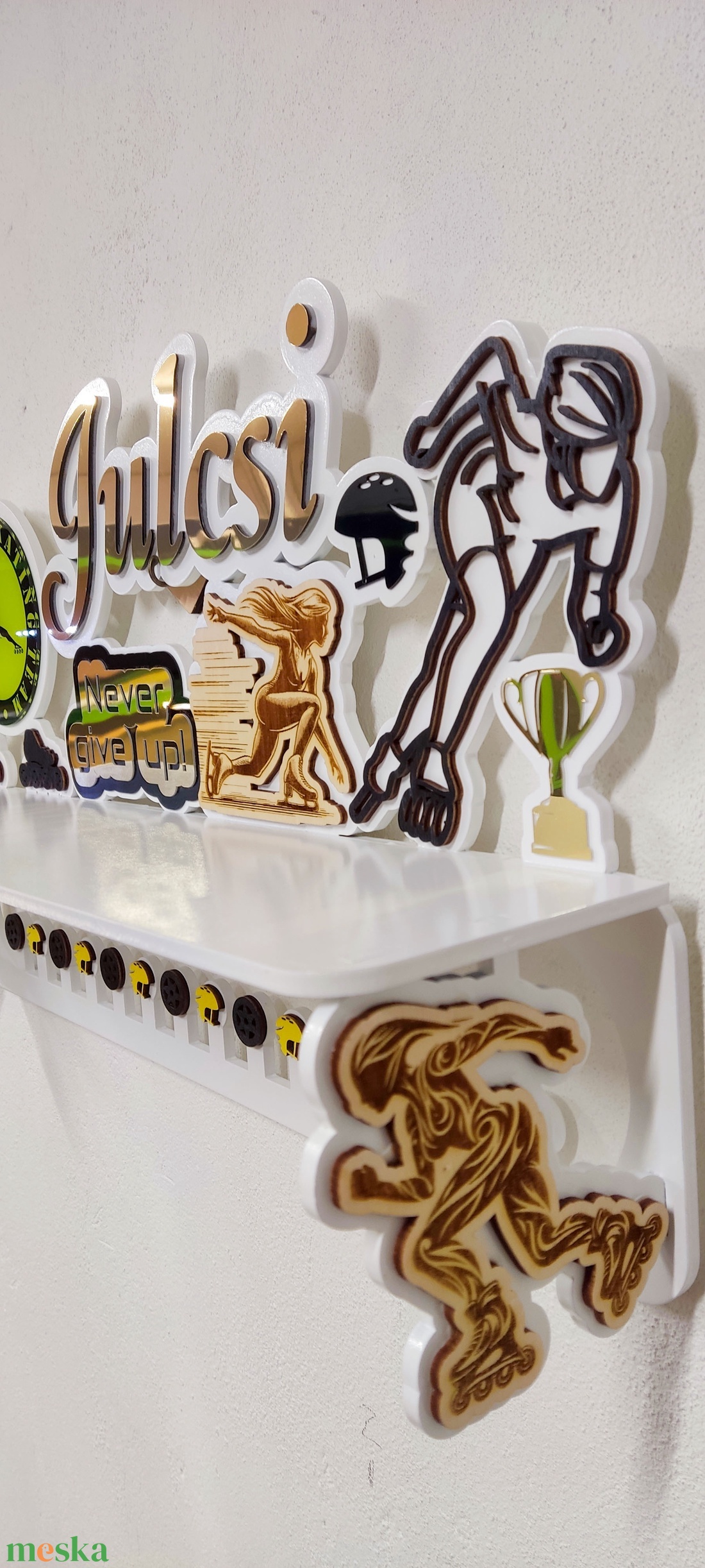  Egyedi névre szóló lányos éremtartó polc  - otthon & életmód - dekoráció - fali és függő dekoráció - éremtartó - Meska.hu