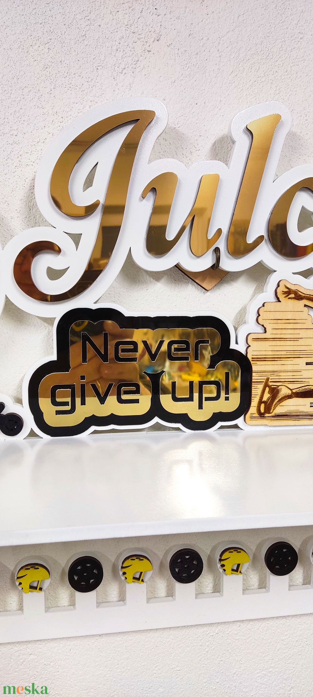  Egyedi névre szóló lányos éremtartó polc  - otthon & életmód - dekoráció - fali és függő dekoráció - éremtartó - Meska.hu