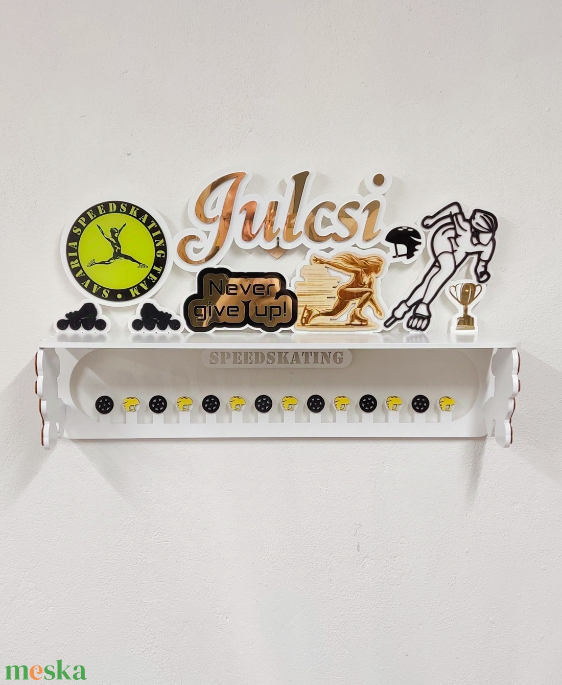  Egyedi névre szóló lányos éremtartó polc  - otthon & életmód - dekoráció - fali és függő dekoráció - éremtartó - Meska.hu