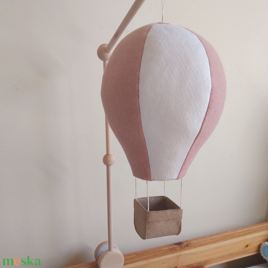 Hőlégballon babaszoba dekoráció 36 cm magas - otthon & életmód - babaszoba, gyerekszoba - babaszoba dekoráció - Meska.hu Hőlégballon babaszoba dekoráció 36 cm magas - otthon & életmód - babaszoba, gyerekszoba - babaszoba dekoráció - Meska.hu