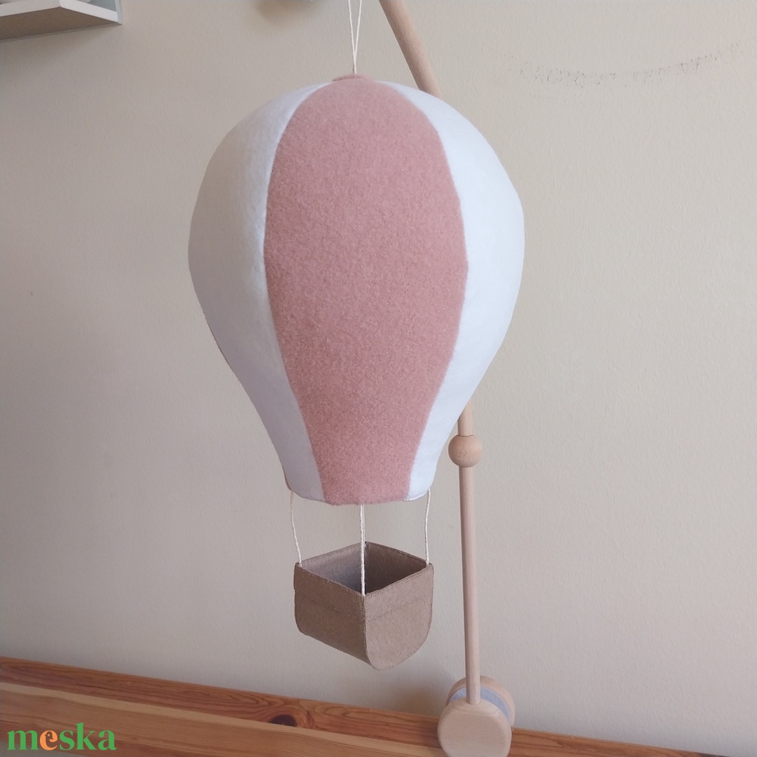 Hőlégballon babaszoba dekoráció 36 cm magas - otthon & életmód - babaszoba, gyerekszoba - babaszoba dekoráció - Meska.hu Hőlégballon babaszoba dekoráció 36 cm magas - otthon & életmód - babaszoba, gyerekszoba - babaszoba dekoráció - Meska.hu