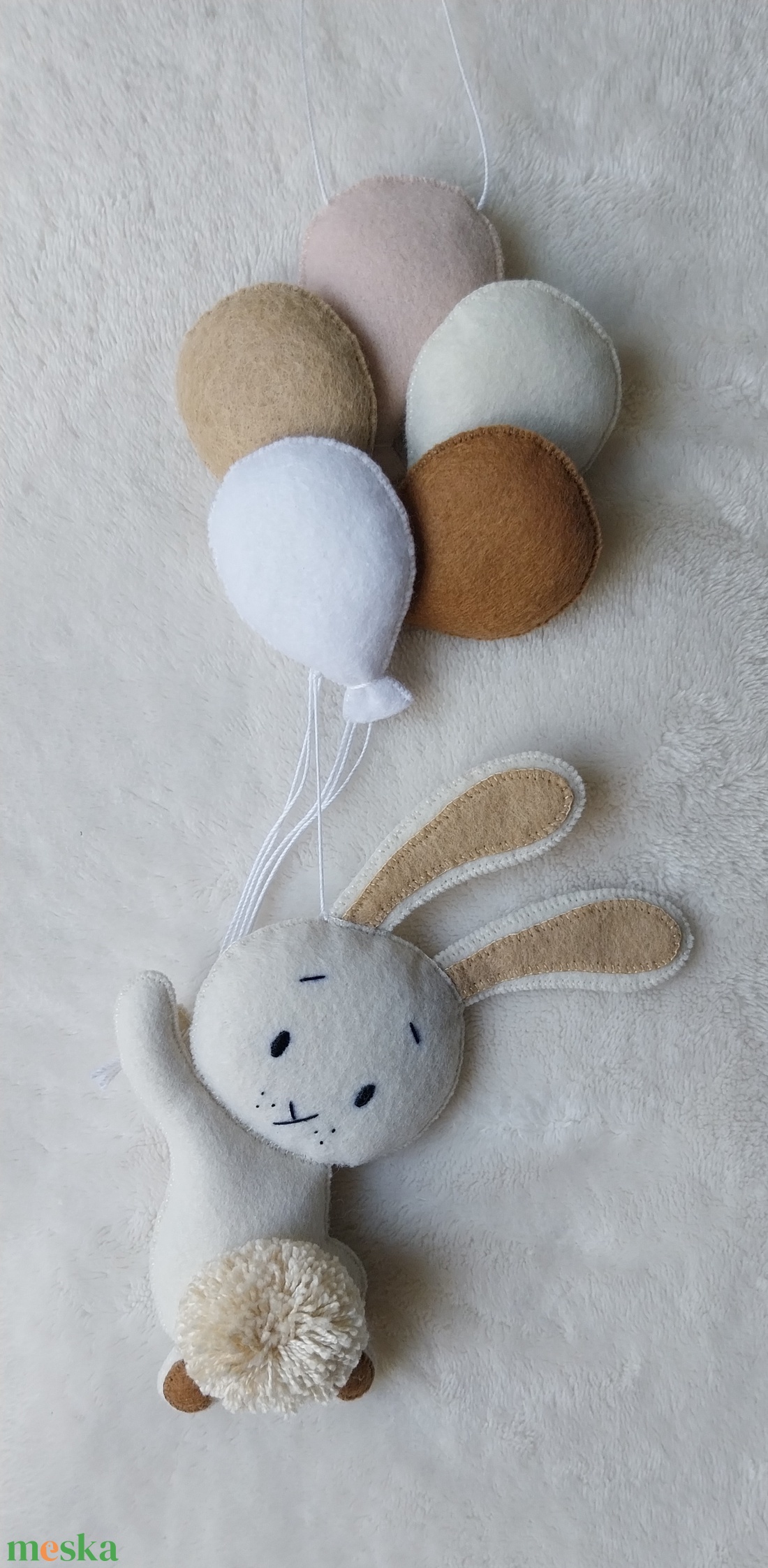 Nyuszi dekoráció lufival 25 cm - otthon & életmód - babaszoba, gyerekszoba - babaszoba dekoráció - Meska.hu