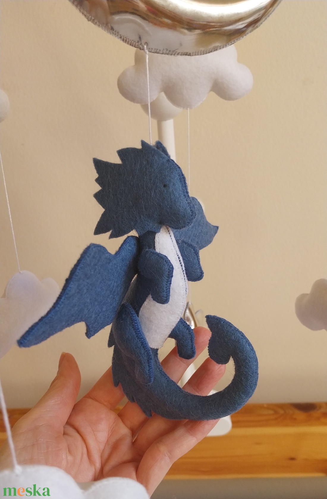 Sárkányok háza kiságyforgó kisfiúnak sárkánnyal  - baba - mama - baba játékok - kiságyforgó - Meska.hu