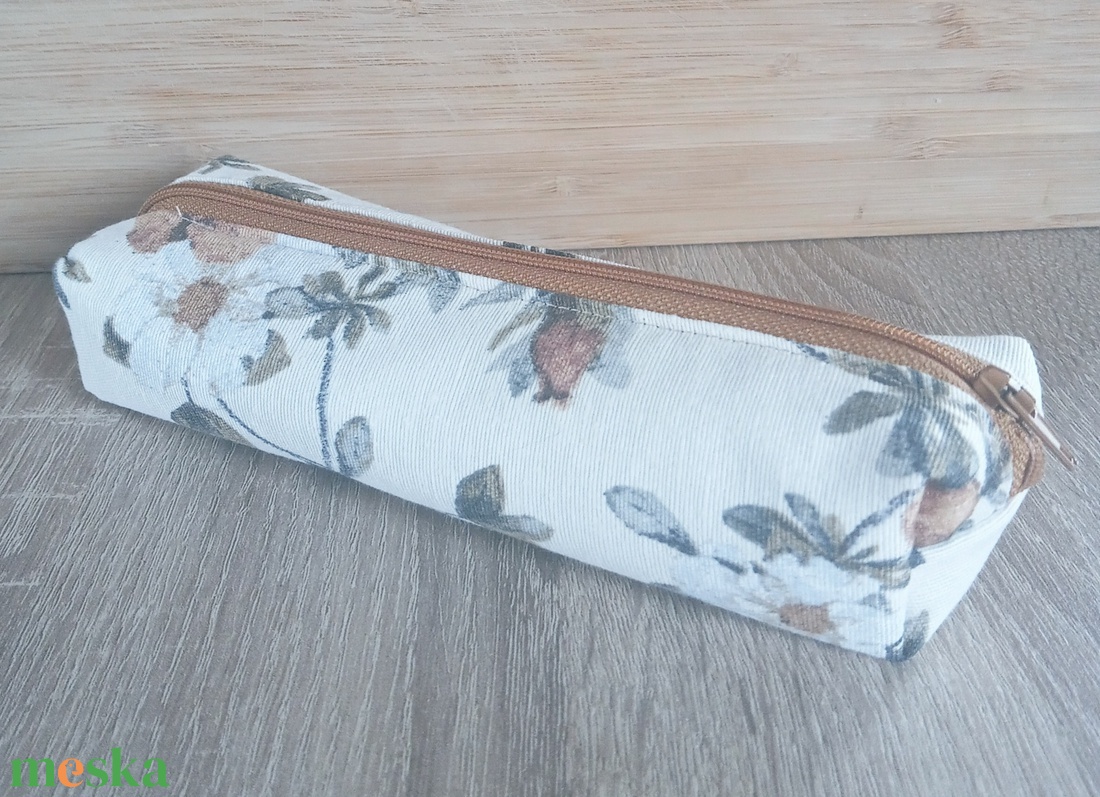 Őszi rózsa mintás tolltartó - táska & tok - neszesszer - Meska.hu Őszi rózsa mintás tolltartó - táska & tok - neszesszer - Meska.hu