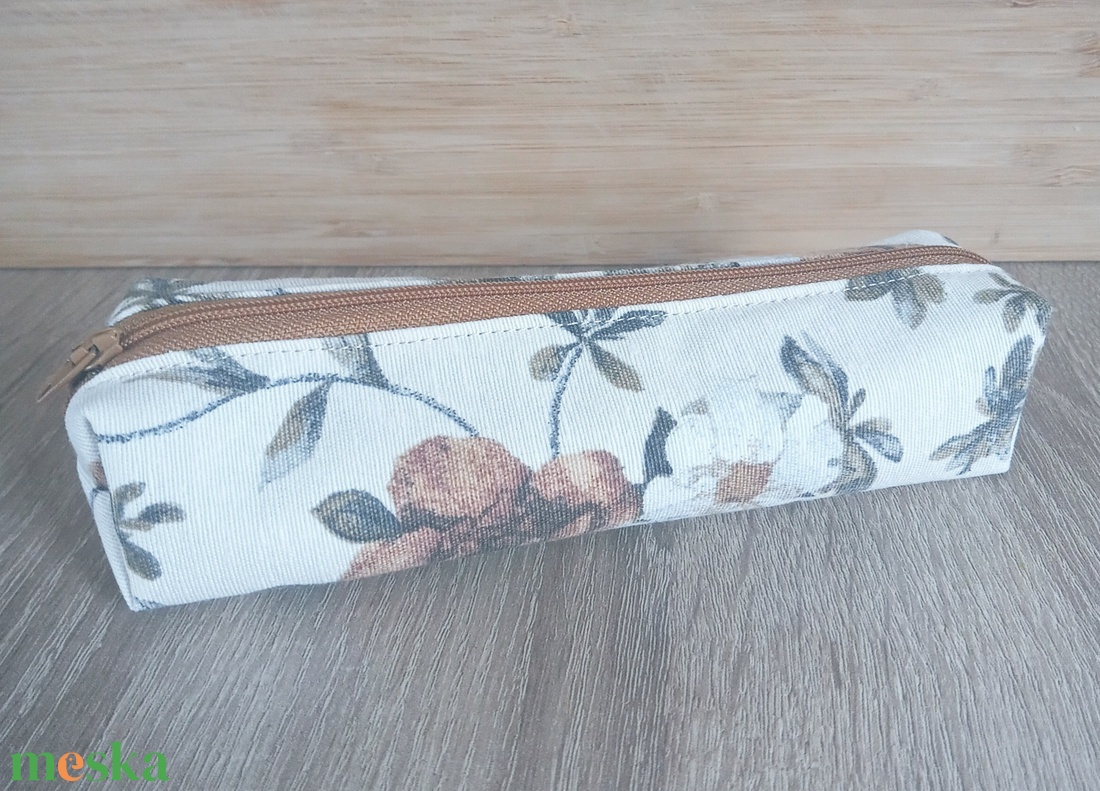 Őszi rózsa mintás tolltartó - táska & tok - neszesszer - Meska.hu Őszi rózsa mintás tolltartó - táska & tok - neszesszer - Meska.hu