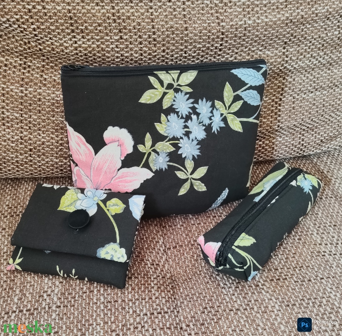 Fekete alapon nagy virágos neszeszer szett - táska & tok - neszesszer - Meska.hu