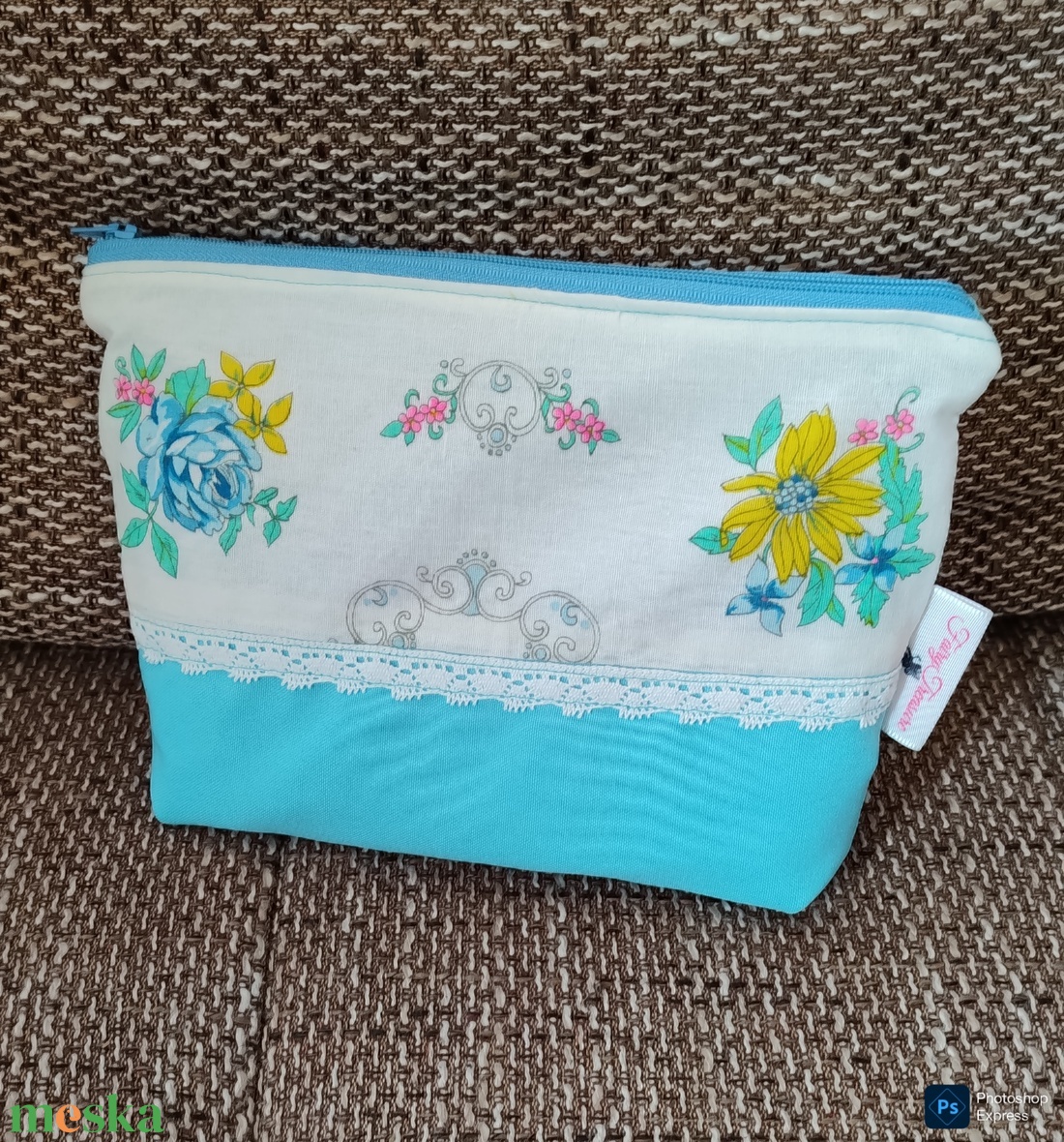 Virágos neszeszer kékkel - táska & tok - neszesszer - Meska.hu