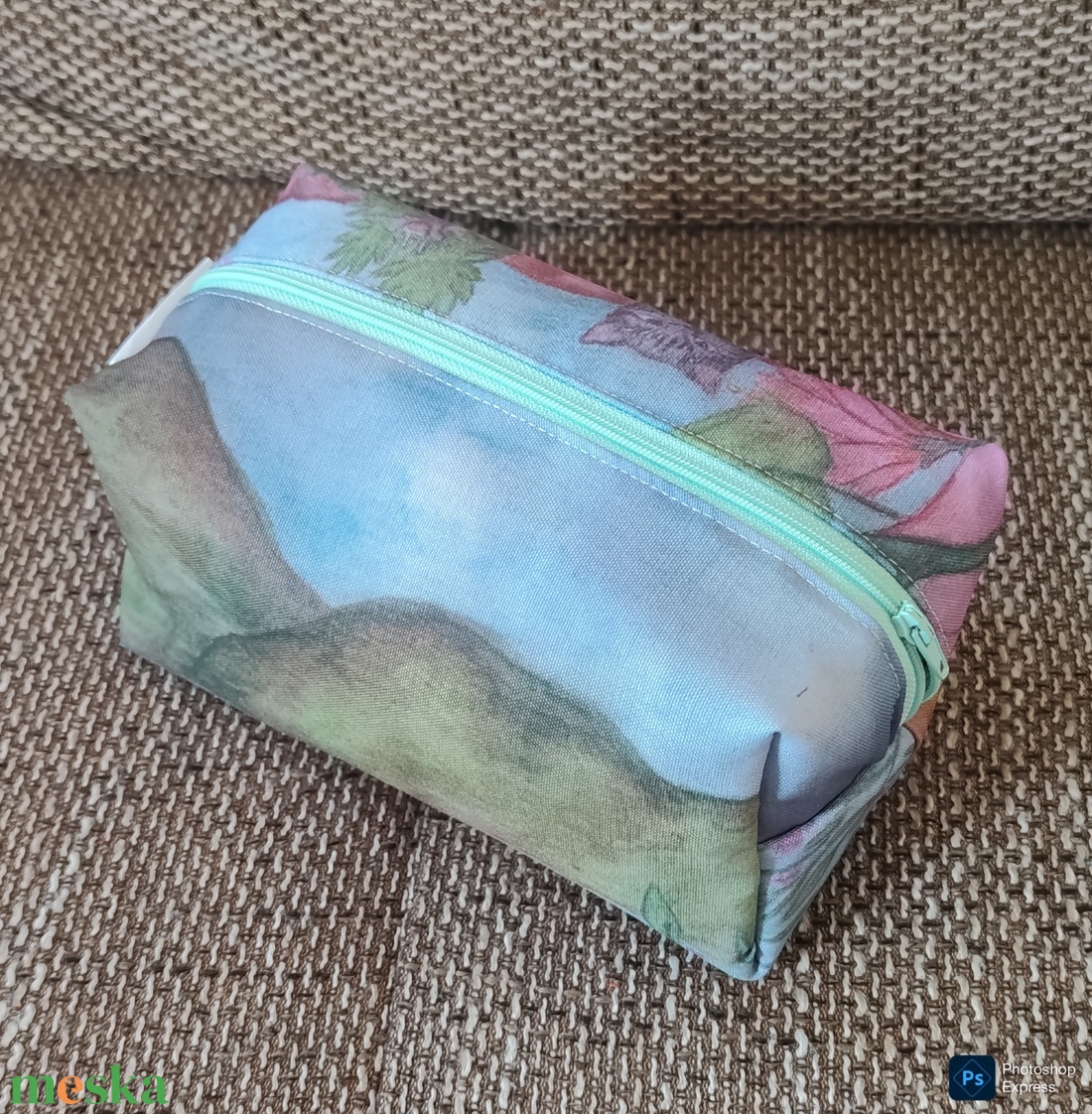 Cica a virágos kertben nagy méretű kozmetikai táska - táska & tok - neszesszer - Meska.hu