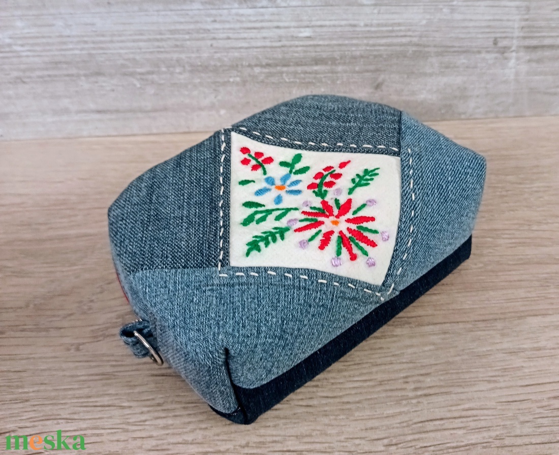 Egyedi, kézzel készült neszeszer újrahasznosított farmerből  - táska & tok - neszesszer - Meska.hu
