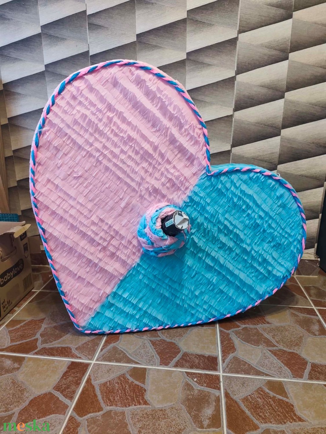 Babaváró buli kisfiú vagy kislány hatalmas cumis dekoráció konfetti kilövővel 1 - baba - mama - babaemlékek - babaváró meghívó - Meska.hu