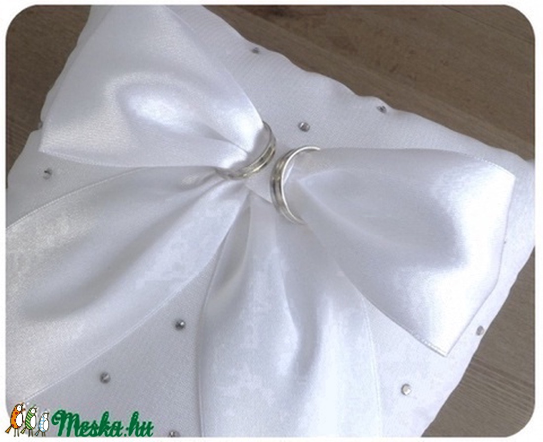 MESESZÉP fehér masnis esküvői gyűrűpárna -  - Meska.hu