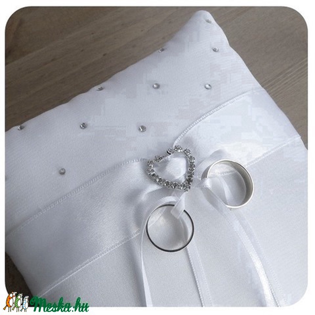 Szíves- strasszos FEHÉR esküvői gyűrűpárna -  - Meska.hu