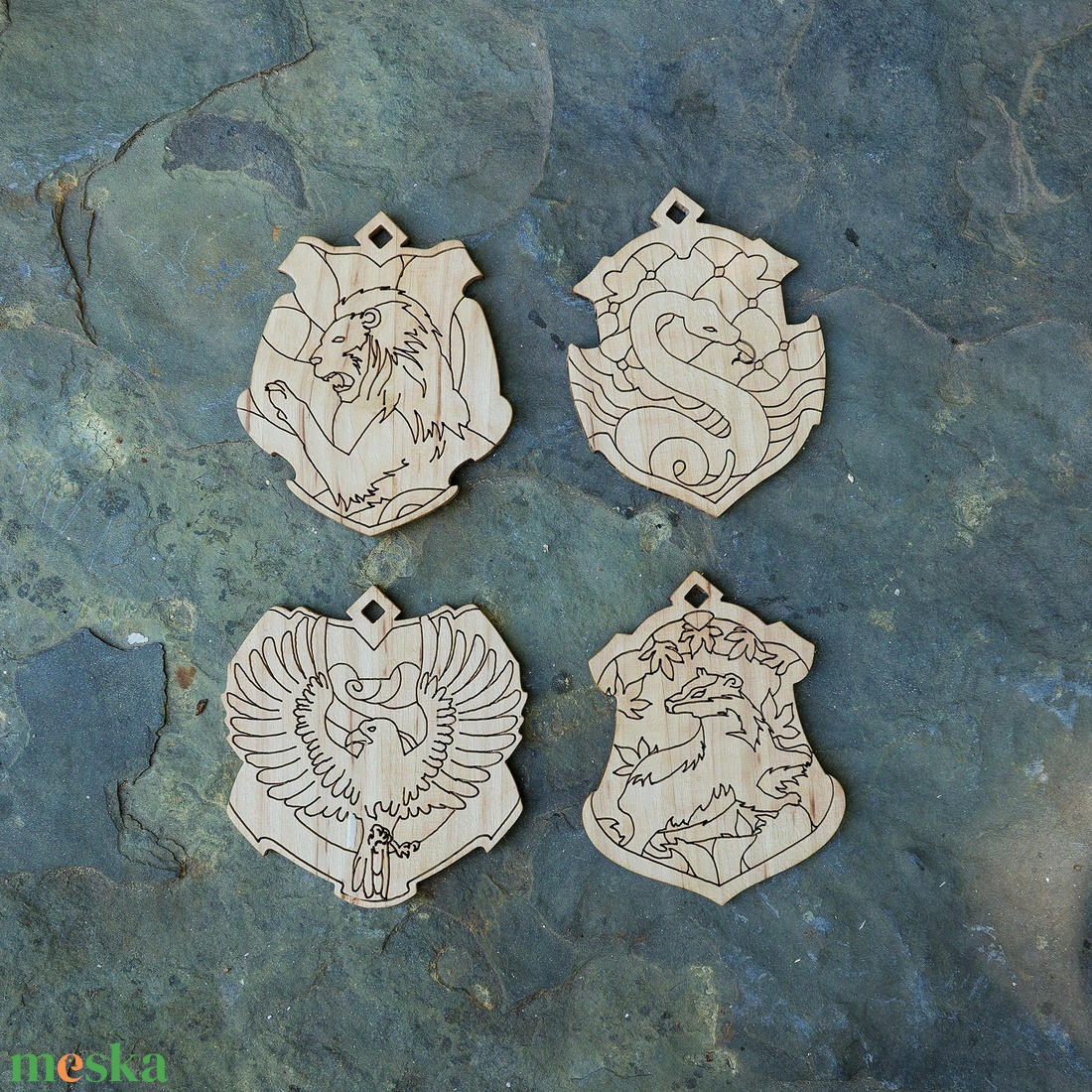 Harry Potter, Roxforti házak fa ékszer, pendant - ékszer - nyaklánc - medál - Meska.hu Harry Potter, Roxforti házak fa ékszer, pendant - ékszer - nyaklánc - medál - Meska.hu