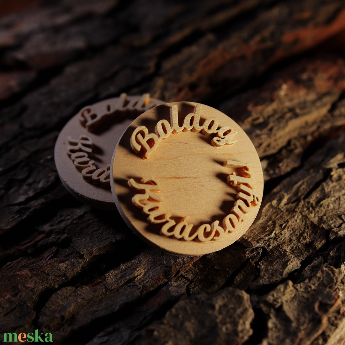 Boldog karácsonyt! felirat fa lapon. - karácsony - karácsonyi lakásdekoráció - karácsonyi lakásdíszek - Meska.hu