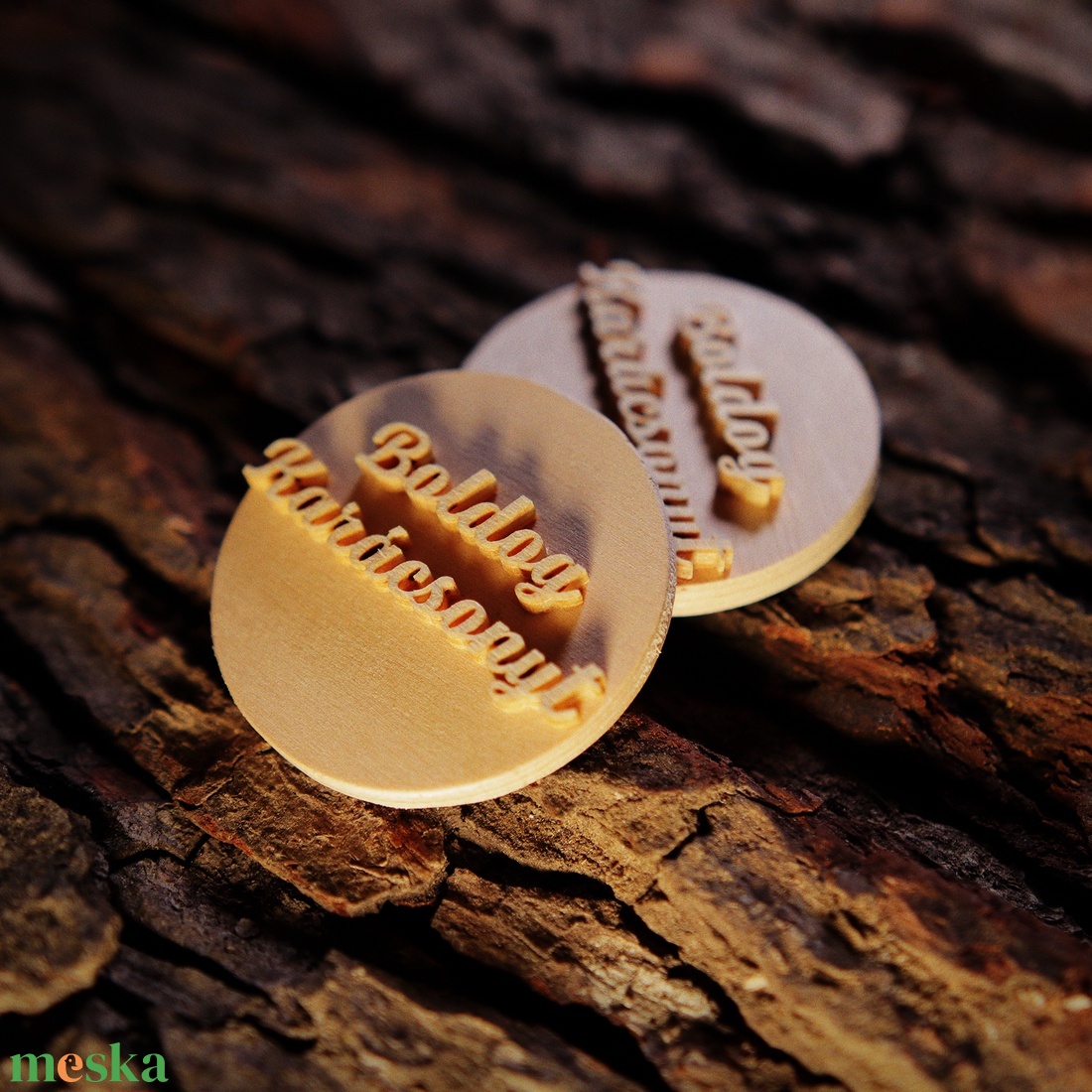 Boldog karácsonyt! felirat fa lapon. - karácsony - karácsonyi lakásdekoráció - karácsonyi lakásdíszek - Meska.hu