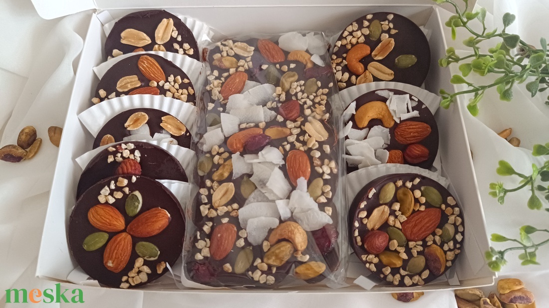 Almond chocolate box - élelmiszer - édesség - Meska.hu Almond chocolate box - élelmiszer - édesség - Meska.hu