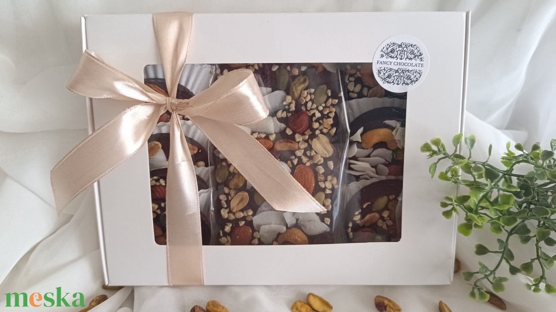 Almond chocolate box - élelmiszer - édesség - Meska.hu Almond chocolate box - élelmiszer - édesség - Meska.hu