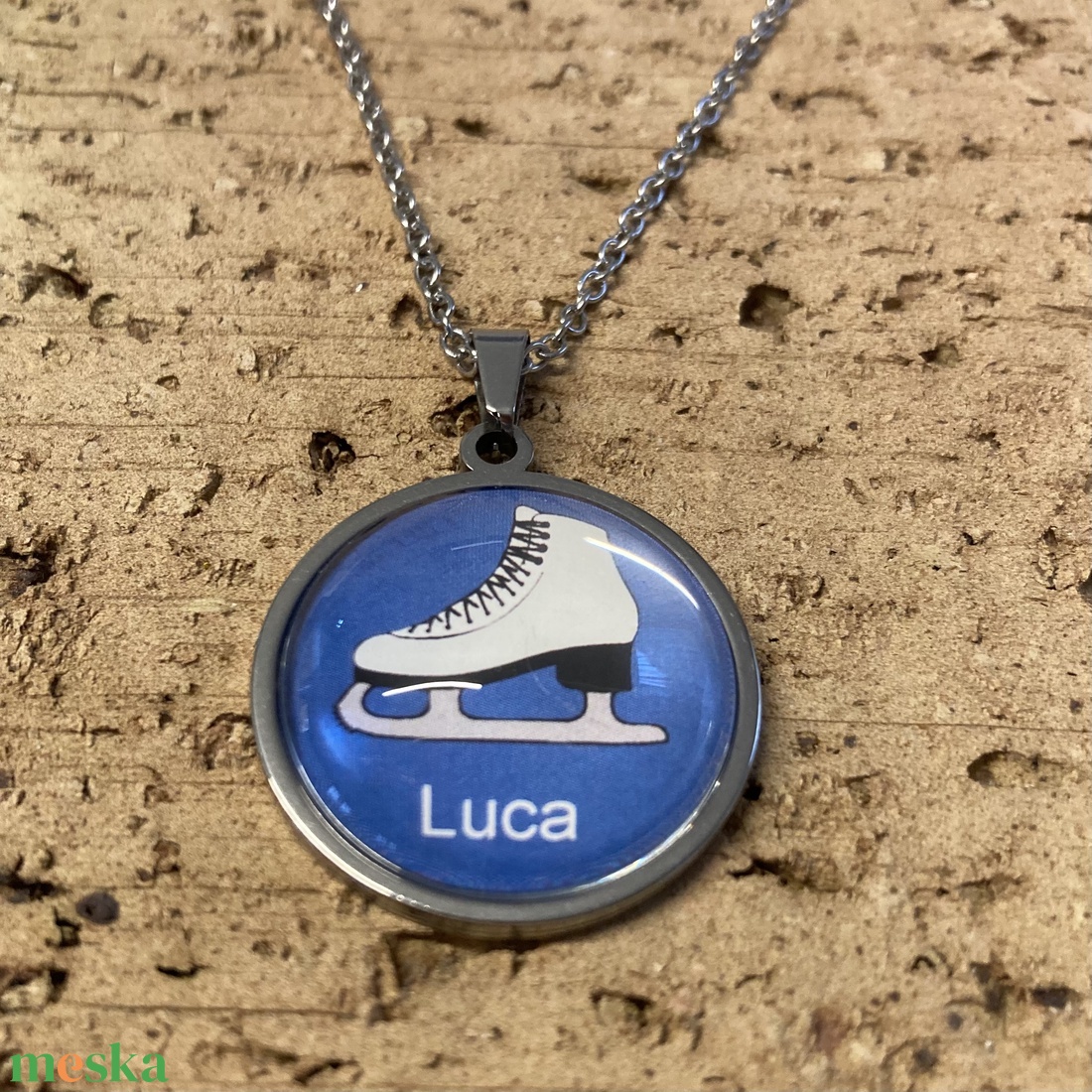 Névreszóló korcsolyás nemesacél nyaklánc - női vagy férfi lánccal - ékszer - nyaklánc - monogram & névnyaklánc - Meska.hu Névreszóló korcsolyás nemesacél nyaklánc - női vagy férfi lánccal - ékszer - nyaklánc - monogram & névnyaklánc - Meska.hu