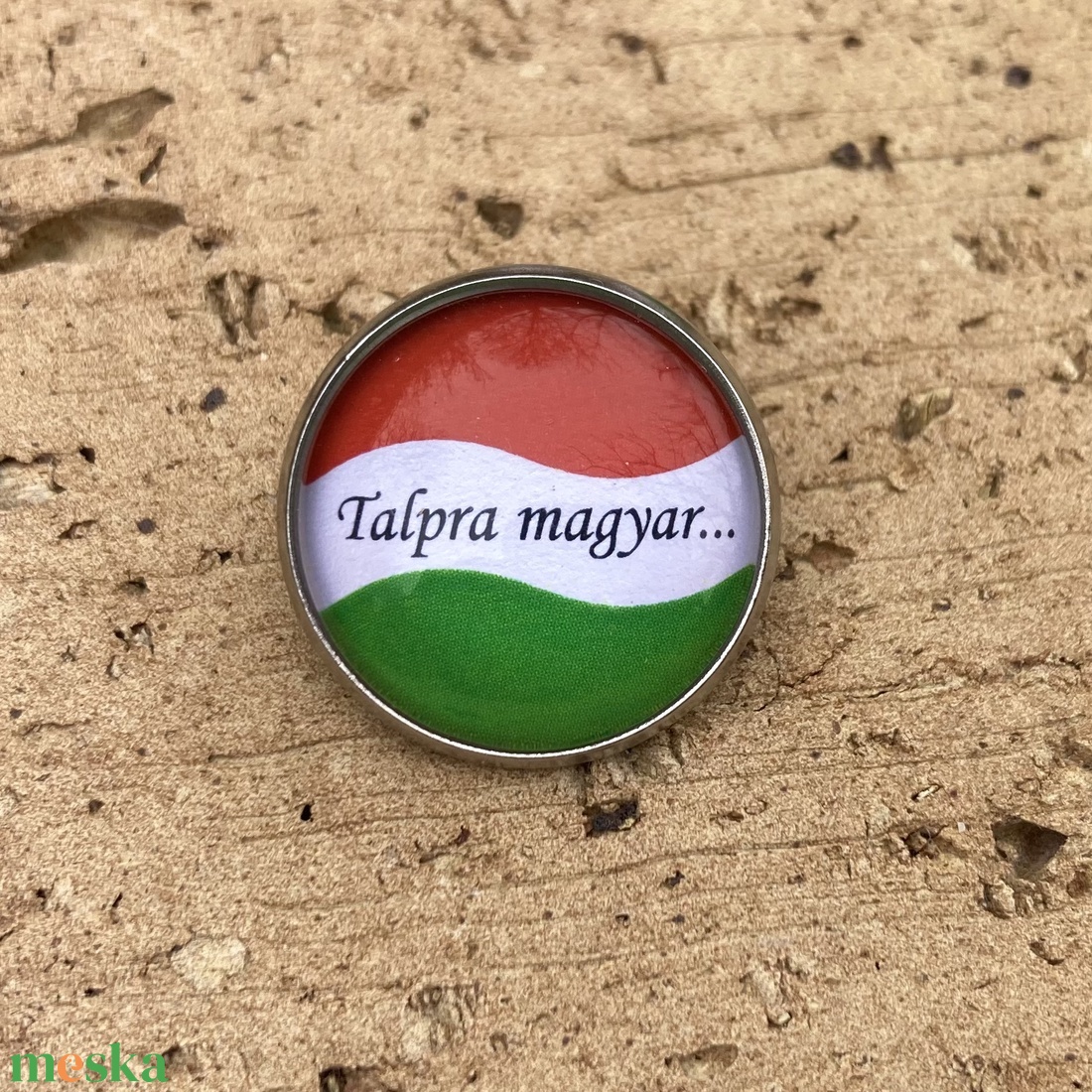 Kokárda, magyar zászlós nemesacél kitűző - Talpra magyar - ékszer - kitűző és bross - kitűző - Meska.hu Kokárda, magyar zászlós nemesacél kitűző - Talpra magyar - ékszer - kitűző és bross - kitűző - Meska.hu
