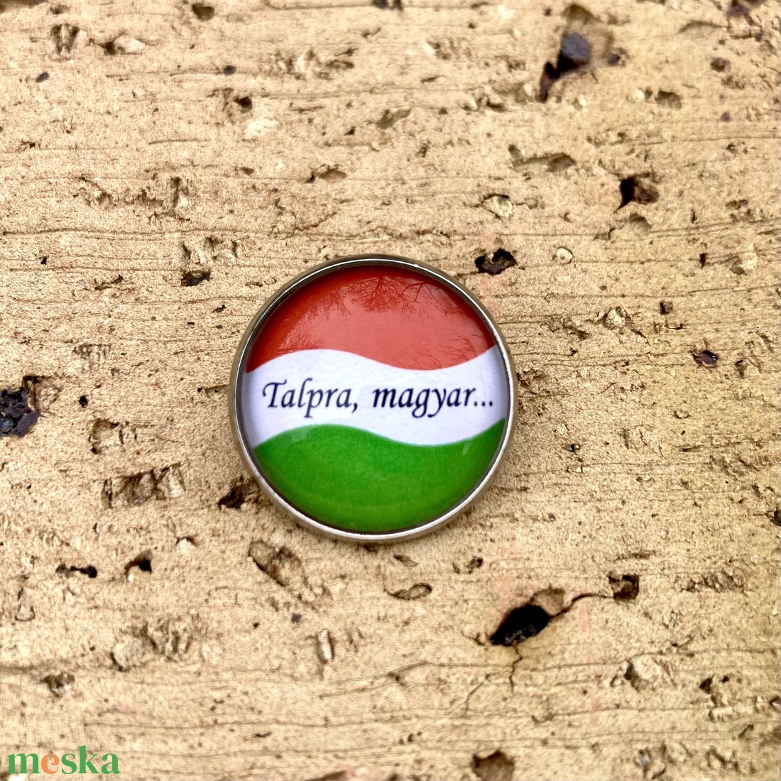Kokárda, magyar zászlós nemesacél kitűző - Talpra magyar - ékszer - kitűző és bross - kitűző - Meska.hu Kokárda, magyar zászlós nemesacél kitűző - Talpra magyar - ékszer - kitűző és bross - kitűző - Meska.hu