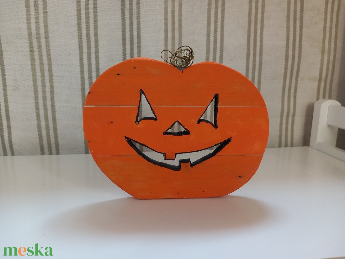 Töklámpás Halloween-re, újrahasznosított fából - otthon & életmód - dekoráció - virágdísz és tartó - cserép & kaspó - Meska.hu Töklámpás Halloween-re, újrahasznosított fából - otthon & életmód - dekoráció - virágdísz és tartó - cserép & kaspó - Meska.hu
