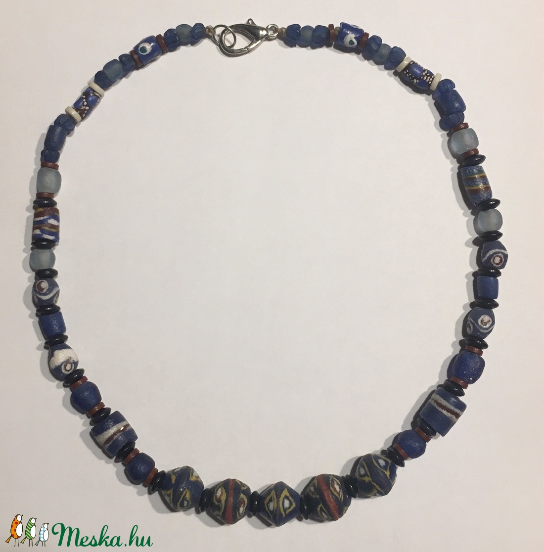 Ghanai kék gyöngysor, strapabíró és vízálló - ékszer - nyaklánc - gyöngyös nyaklánc - Meska.hu