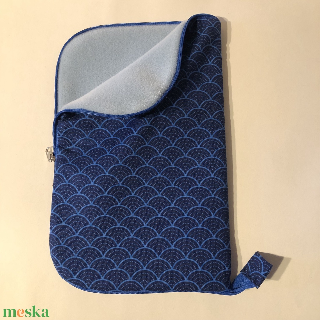 CUCCOLÓ, gyöngyfűzéshez való alátét ,/bead pad/ zárható, cippzáras - diy (csináld magad) - szabásminta, útmutató - Meska.hu CUCCOLÓ, gyöngyfűzéshez való alátét ,/bead pad/ zárható, cippzáras - diy (csináld magad) - szabásminta, útmutató - Meska.hu