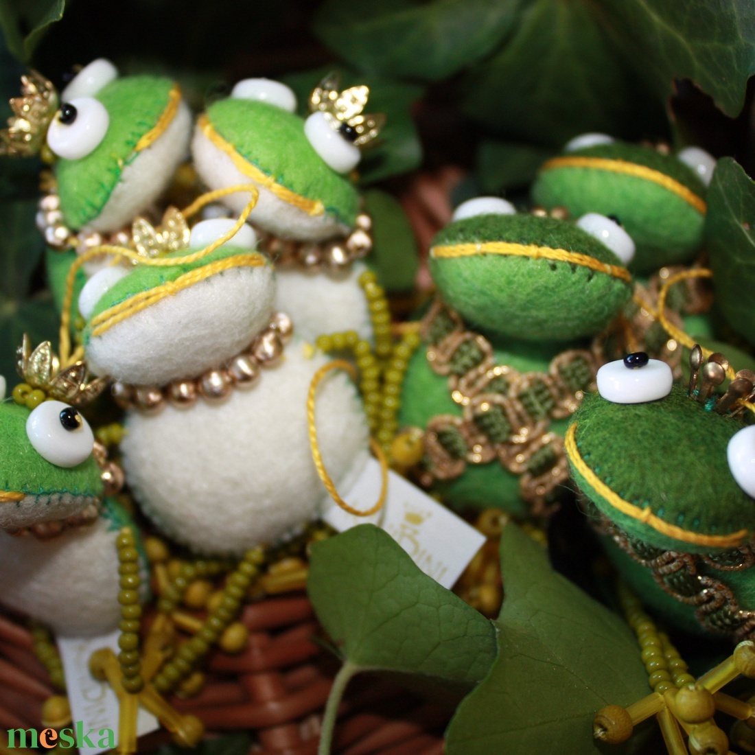 Békakirály, békakirálynő - játék & sport - plüssállat & játékfigura - béka - Meska.hu