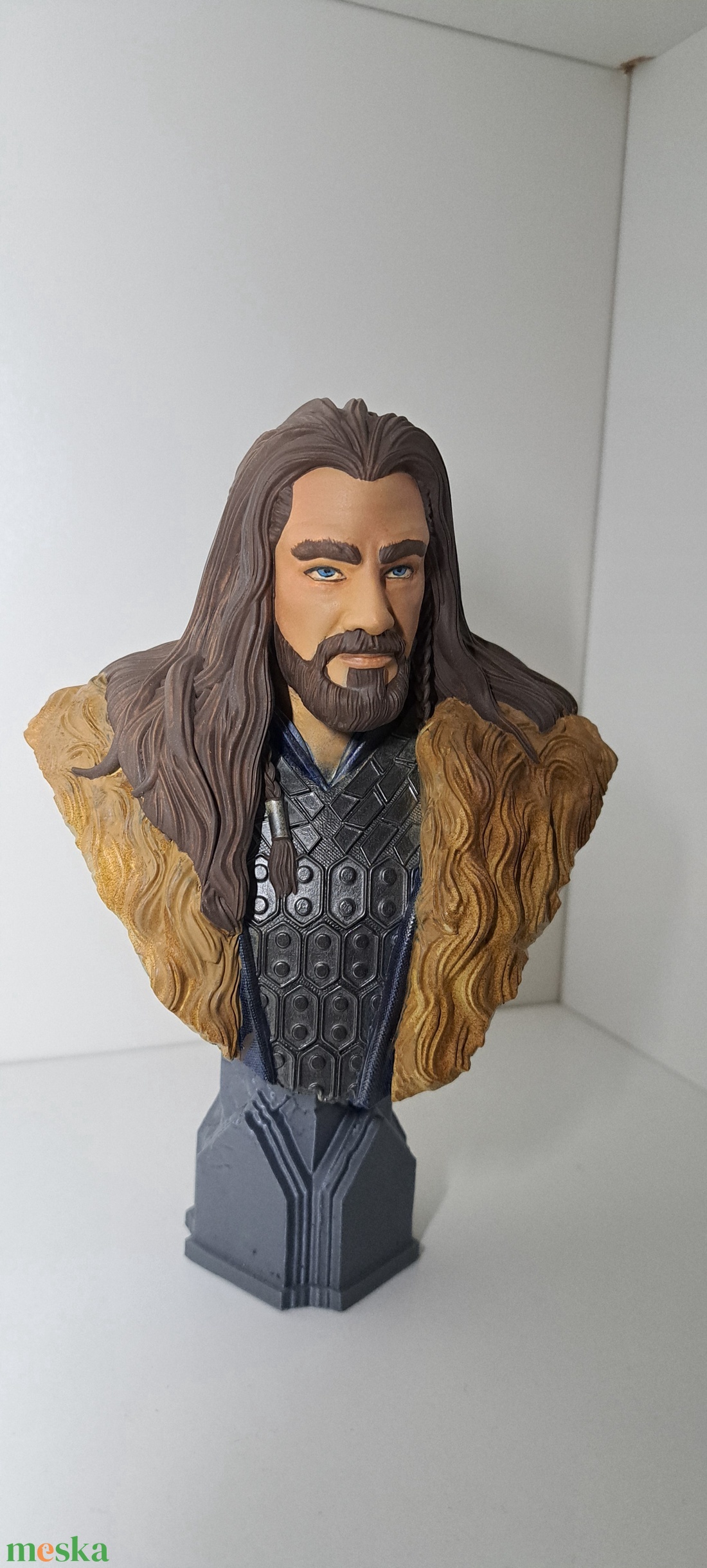 Hobbit-Thorin Oakenshield mellszobor/figura - művészet - makett, modell - Meska.hu