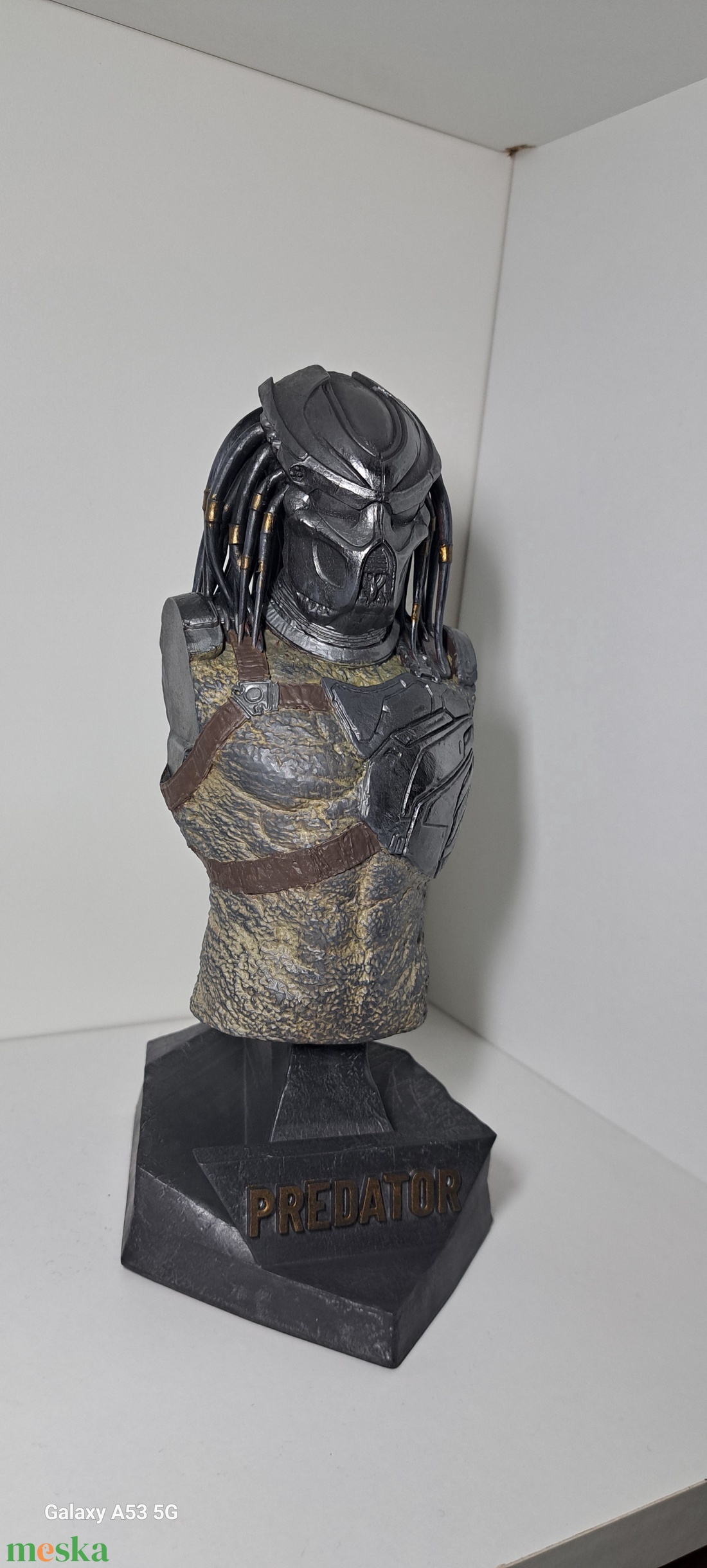 Predator mellszobor/figura - művészet - makett, modell - Meska.hu