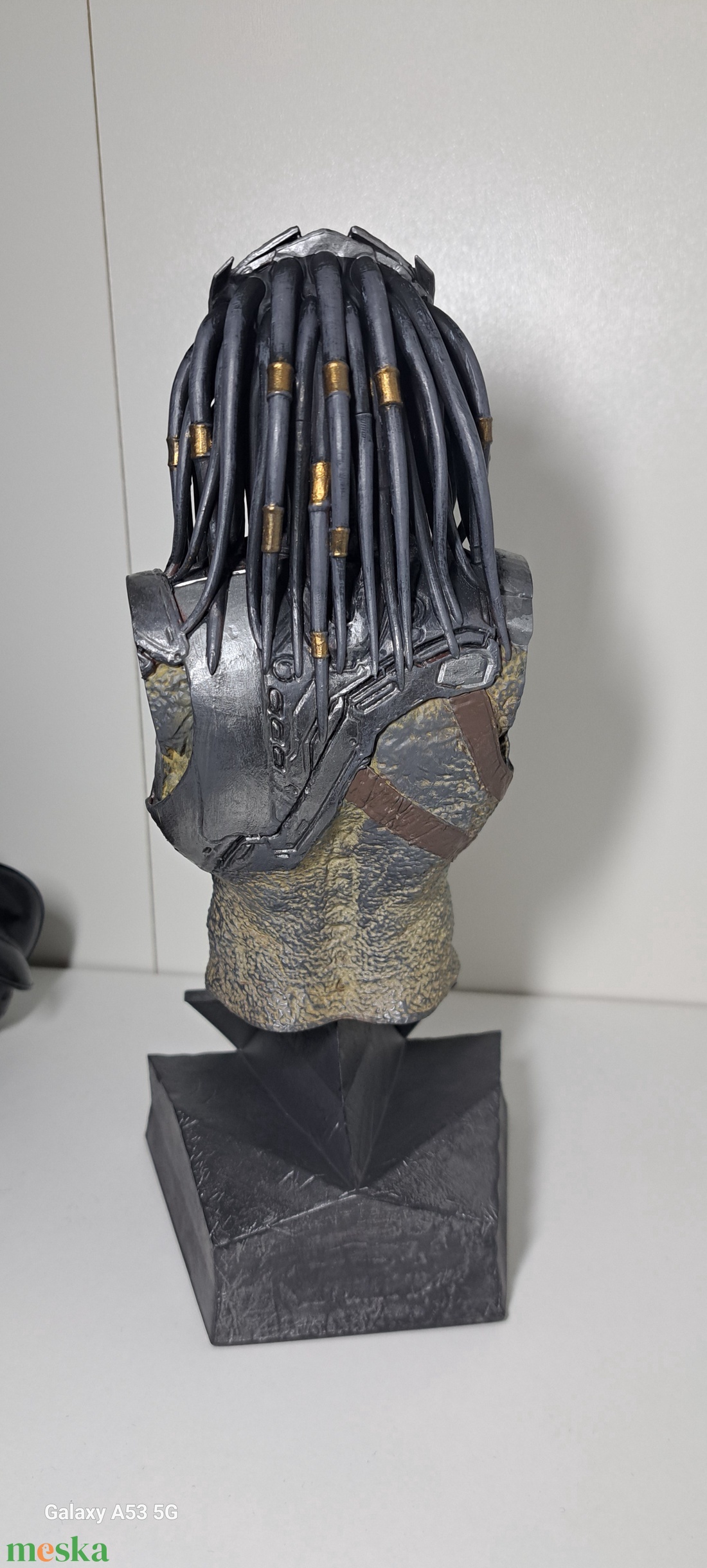 Predator mellszobor/figura - művészet - makett, modell - Meska.hu