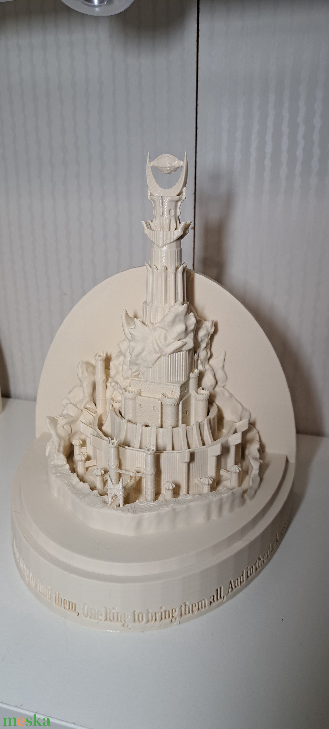 Barad Dur-Sauron erődje Gyűrűk Ura könyvtámasz/szobor - otthon & életmód - dekoráció - asztal és polc dekoráció - könyvszobor - Meska.hu