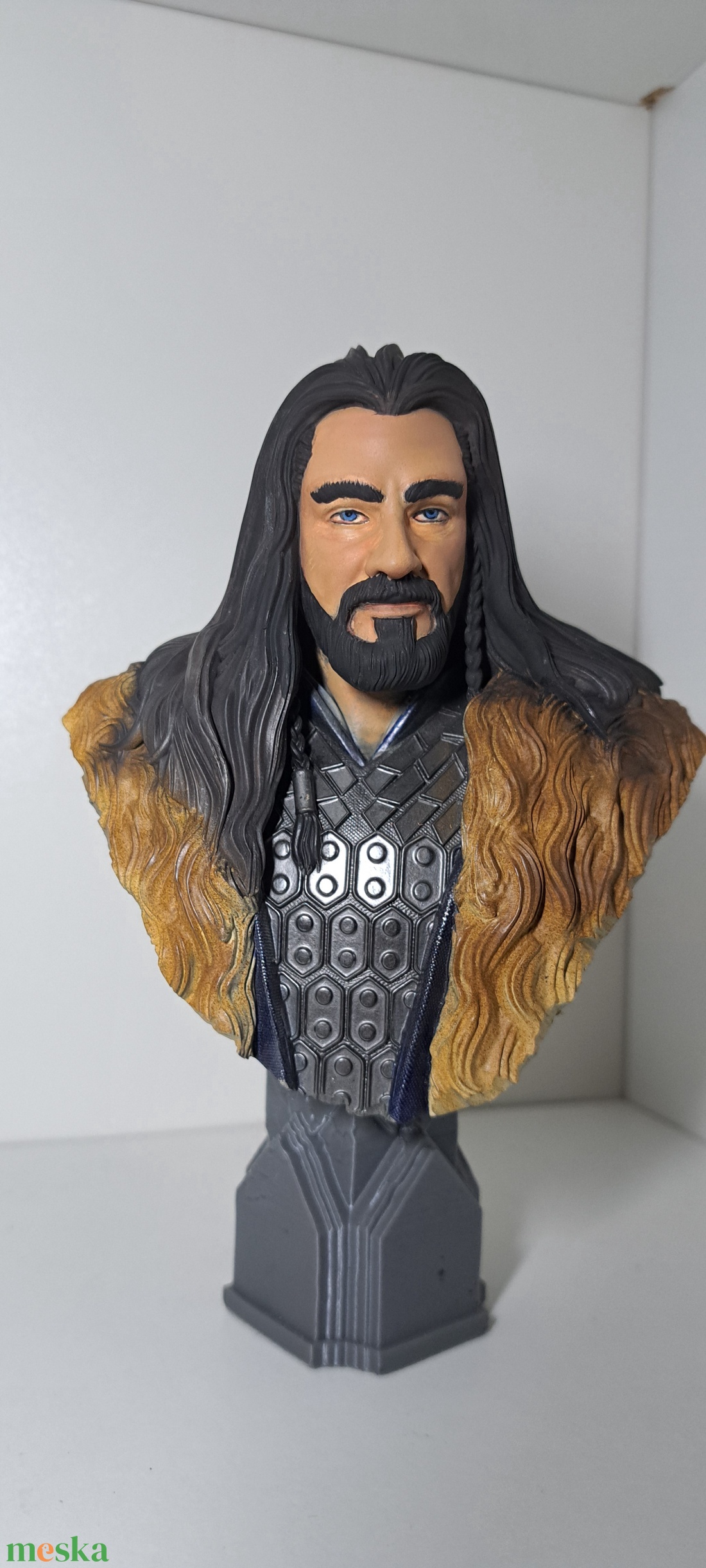 Hobbit-Thorin Oakenshield mellszobor/figura - művészet - makett, modell - Meska.hu