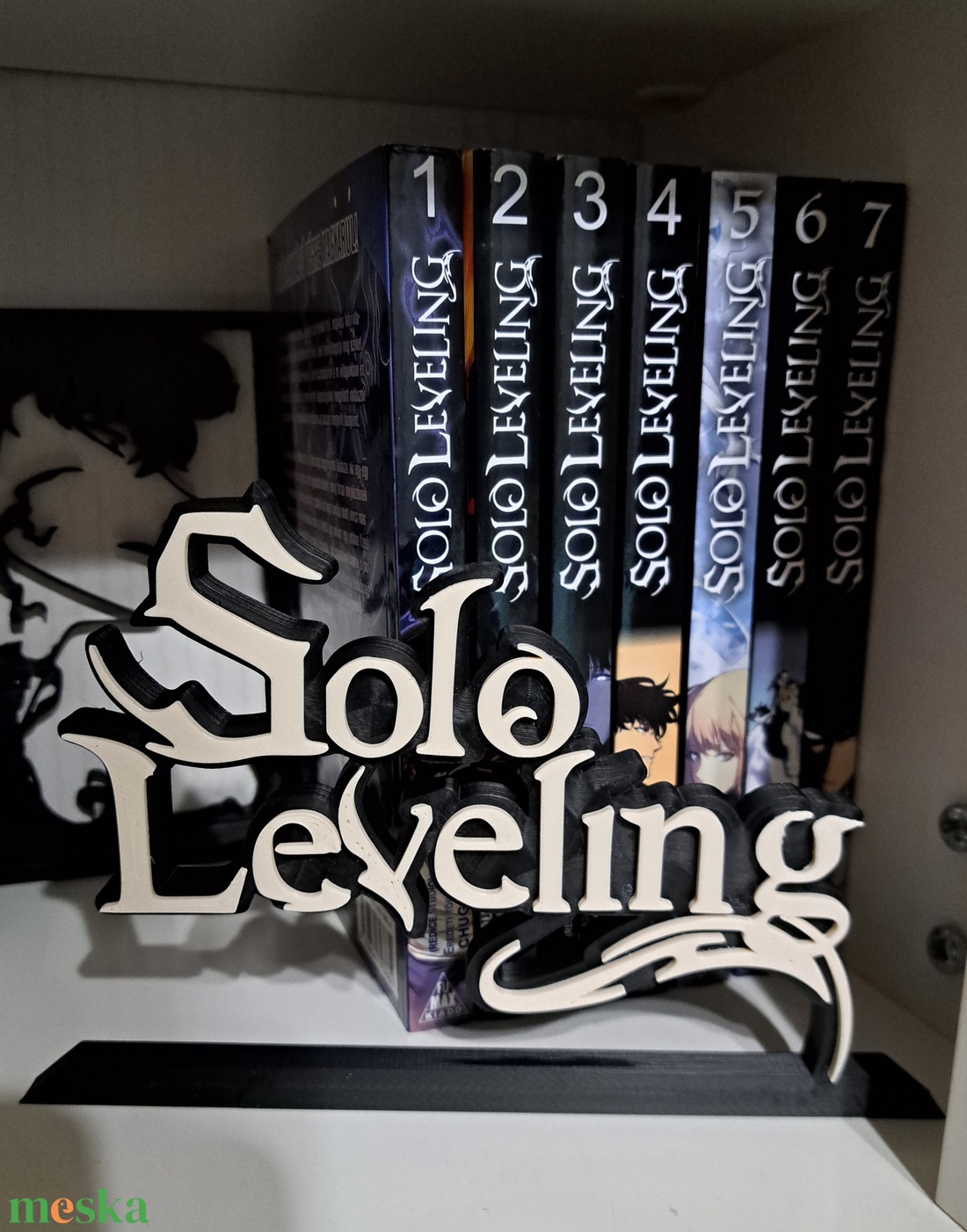 Solo Leveling feliratos könyvtámasz, asztaldísz - otthon & életmód - dekoráció - asztal és polc dekoráció - könyvtámasz - Meska.hu