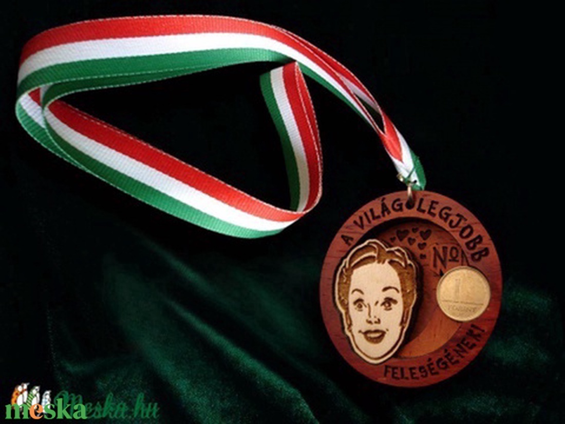 A VILÁG LEGJOBB FELESÉGÉNEK faérem! - otthon & lakás - dekoráció - falra akasztható dekor - Meska.hu A VILÁG LEGJOBB FELESÉGÉNEK faérem! - otthon & lakás - dekoráció - falra akasztható dekor - Meska.hu