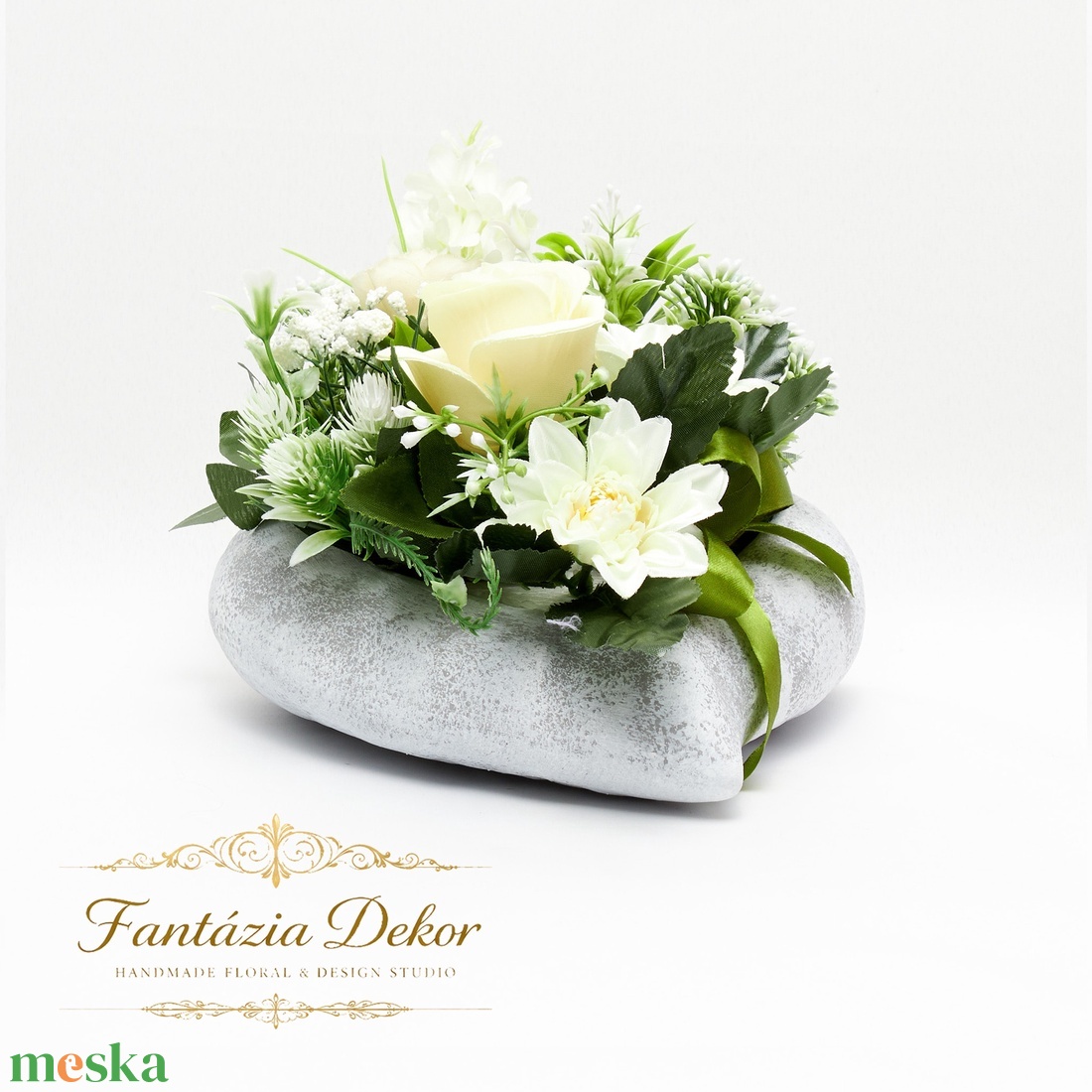 Elegáns fehér virágkompozíció kerámia kaspóban � letisztult kézműves asztaldísz - otthon & életmód - dekoráció - asztal és polc dekoráció - asztaldísz - Meska.hu