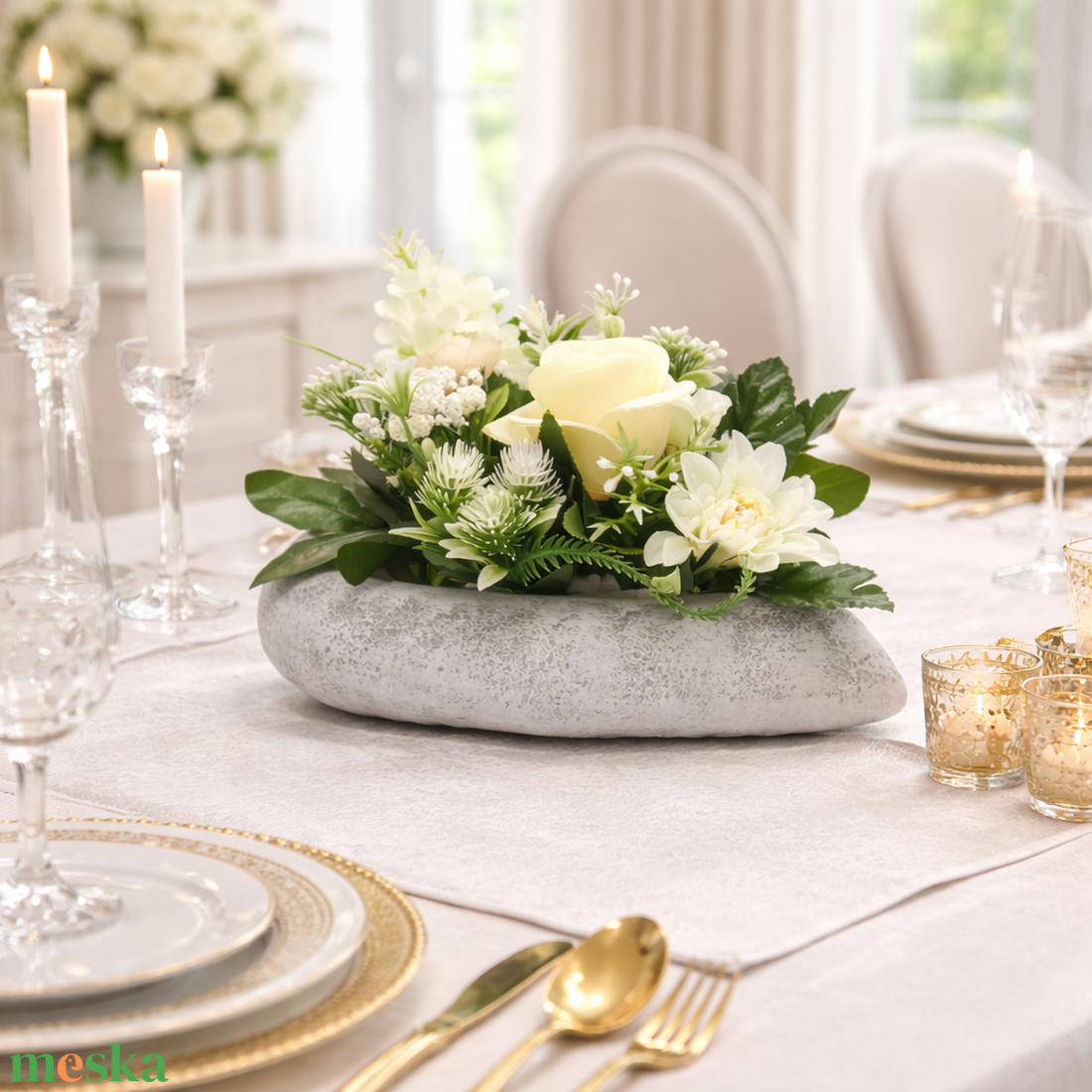 Elegáns fehér virágkompozíció kerámia kaspóban � letisztult kézműves asztaldísz - otthon & életmód - dekoráció - asztal és polc dekoráció - asztaldísz - Meska.hu