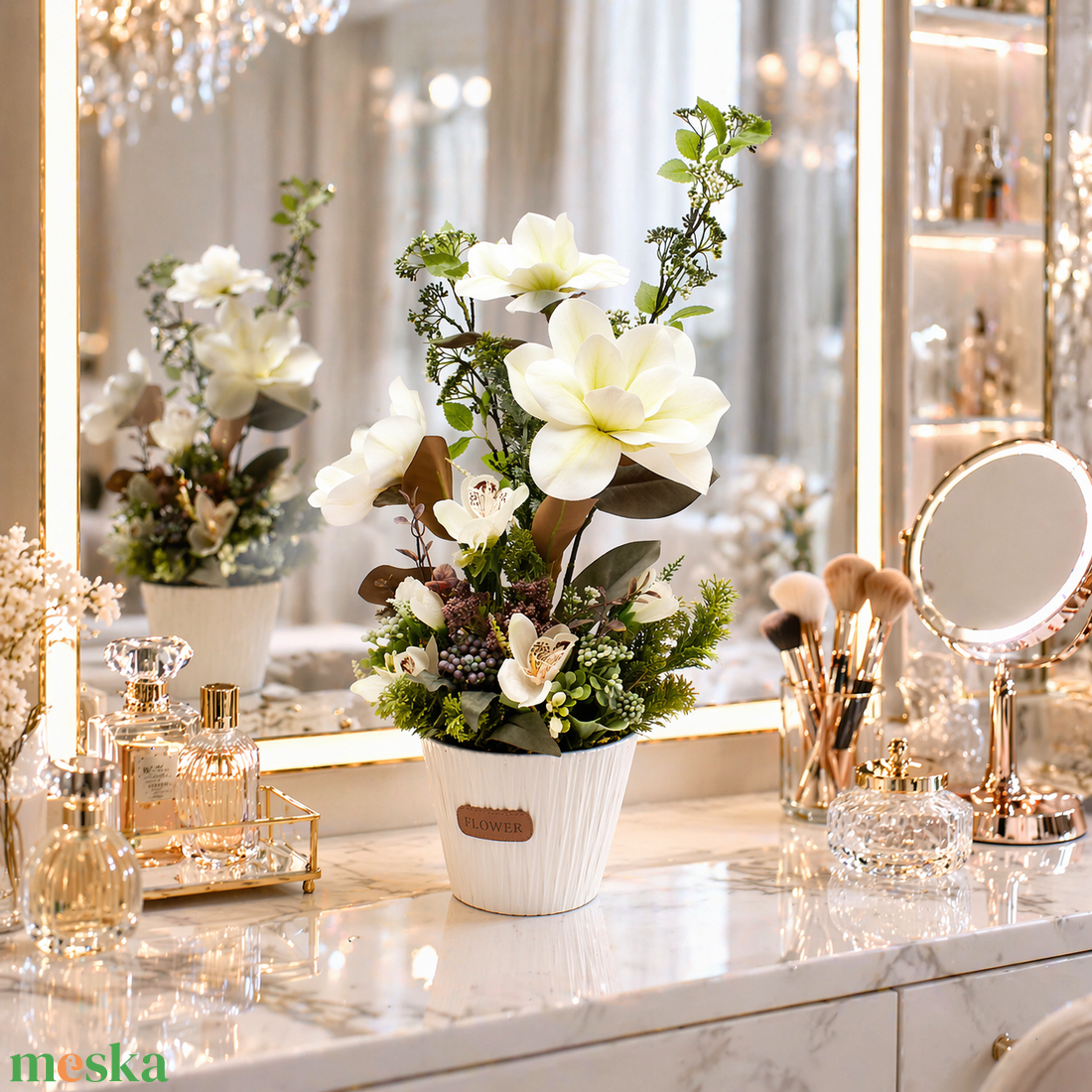  Fehér virágos asztaldísz  - otthon & életmód - virágdekoráció - virágdíszek - virágdísz kaspóban - Meska.hu