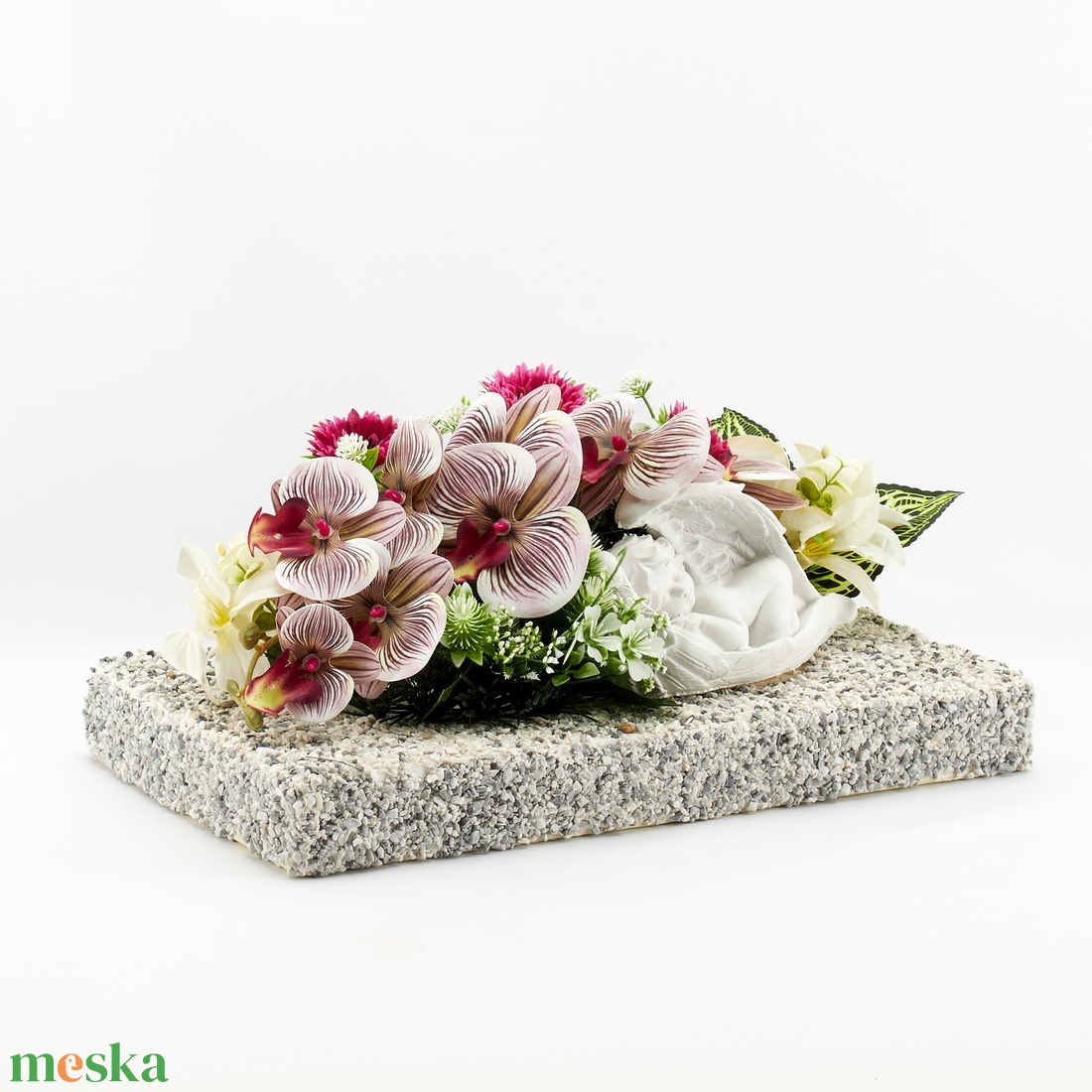 Prémium kegyeleti emlékdekoráció angyalszoborral és élethű orchideákkal - otthon & életmód - vallás - temetkezési tárgy - sírdísz, kegyeleti dísz - Meska.hu